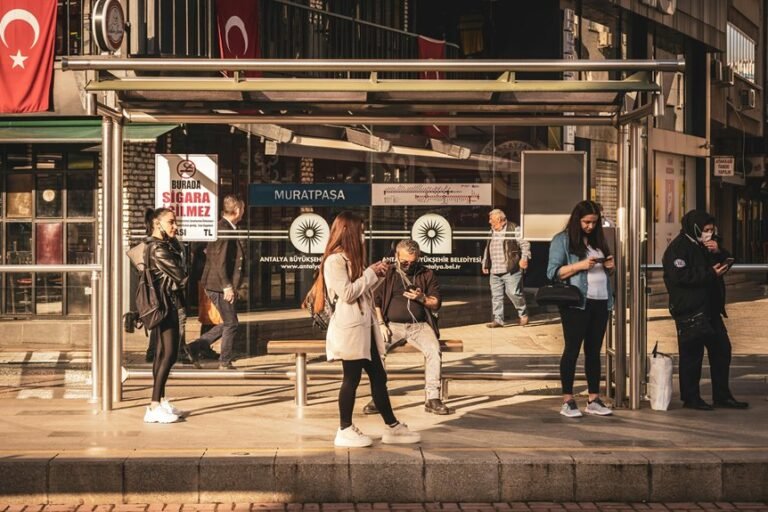 building a vibrant online community