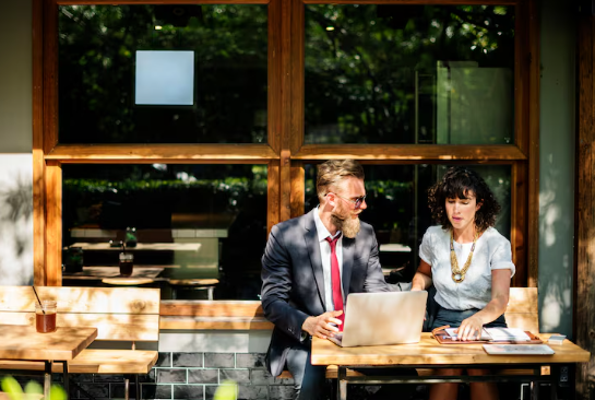 Why Naperville Entrepreneurs Trust Local Business Brokers When Buying a Business